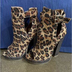 BOUTIQUE CLOSEOUT!  Leopard Chunky Heels